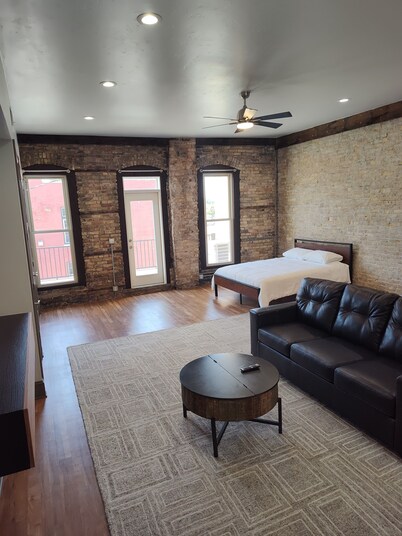 Lovely 2nd floor apartment with private rooftop deck near the river on S Main