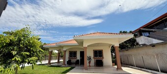 Villa azuero - cozy house with a/c