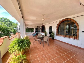 Outdoor dining - Depa 2DB cerca del Malecón (Puerto Vallarta)