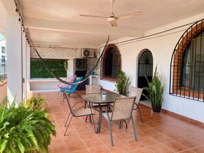 Outdoor dining - Depa 2DB cerca del Malecón (Puerto Vallarta)