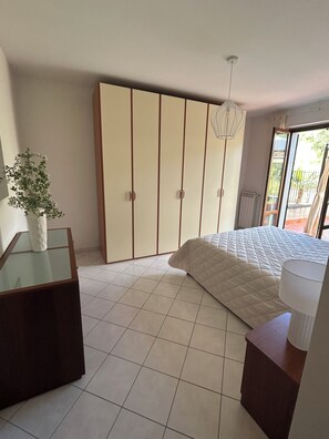 Room - Vrbo Property (Camucia)