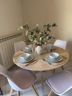 Dining - Vrbo Property (Camucia)