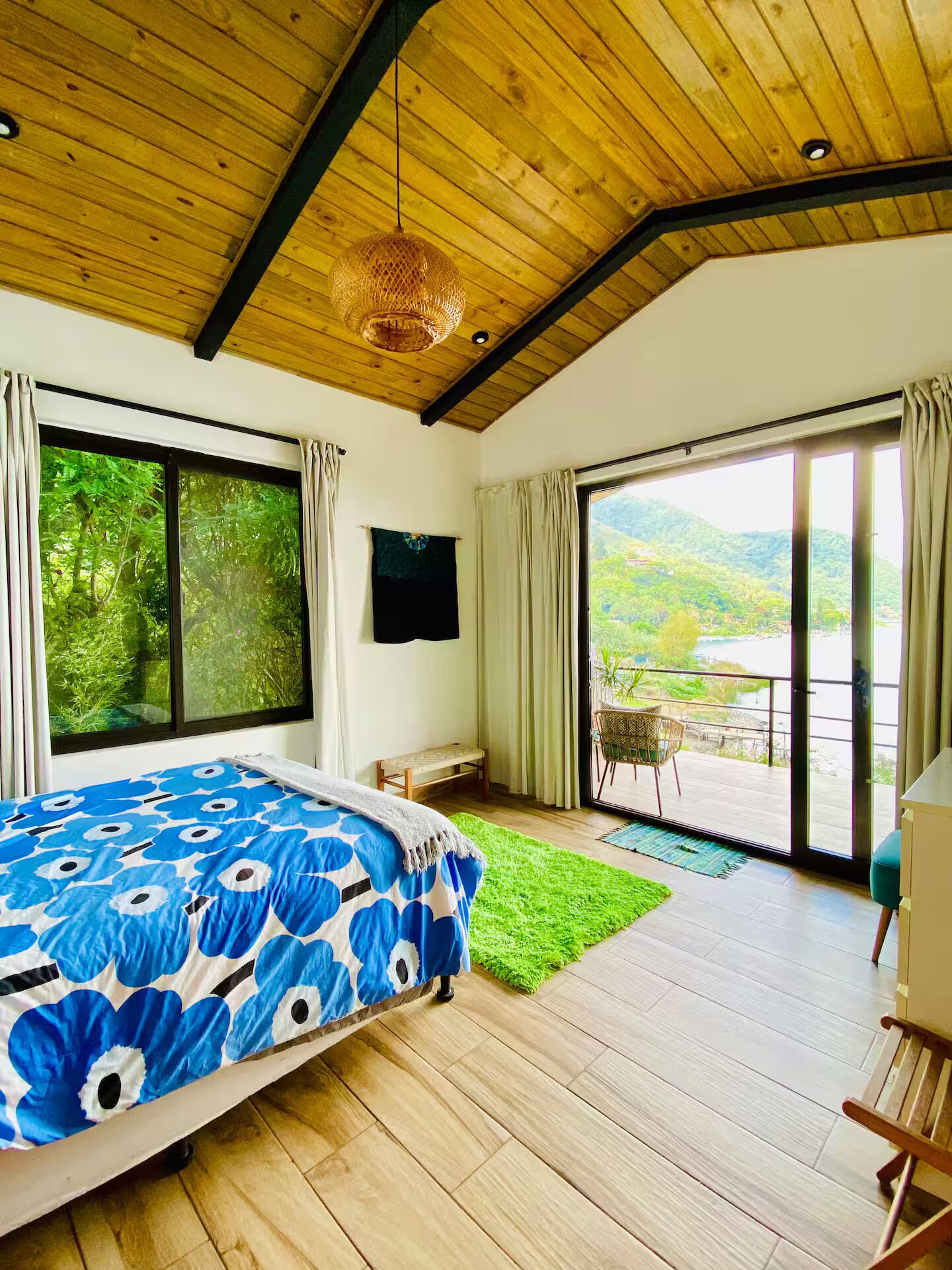 2 habitaciones, tabla de planchar con plancha y wifi gratis 
