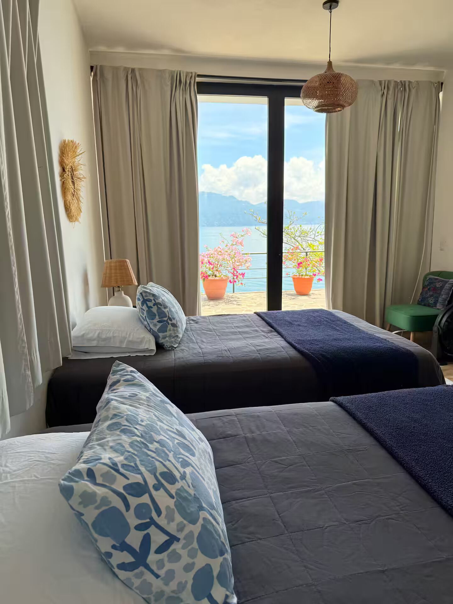 2 habitaciones, tabla de planchar con plancha y wifi gratis 
