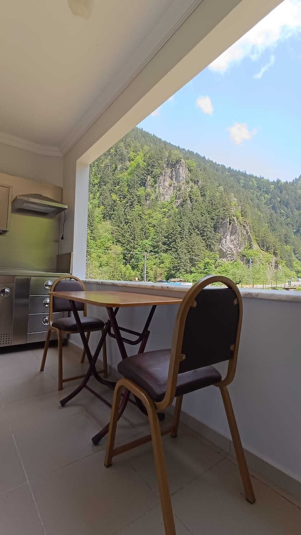 Outdoor dining - soylu otel restoran (Trabzon)