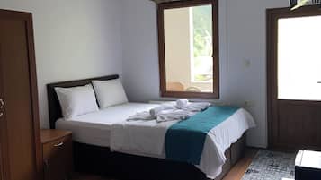 Standard Triple Room, Balcony, River View