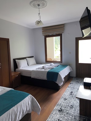 Standard Triple Room, Balcony, River View - soylu otel restoran (Trabzon)