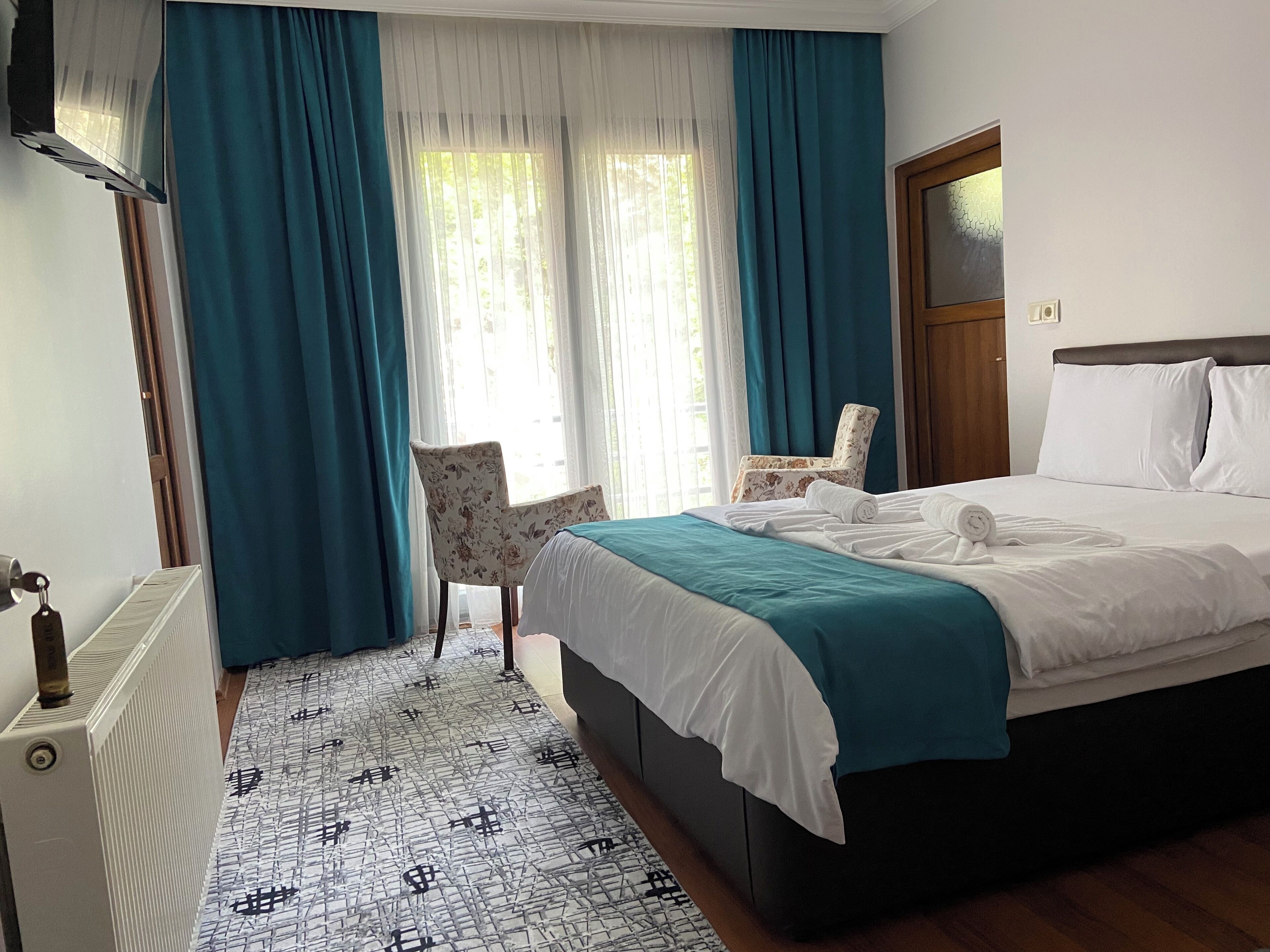 Double Room, Mountain View | In-room safe, free WiFi
