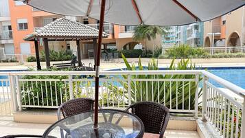 Exclusive Apartment | Outdoor dining