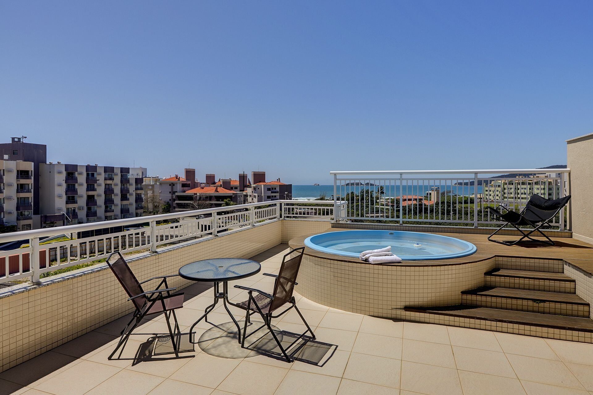 Apartamento panorâmico | Hidromassagem externa
