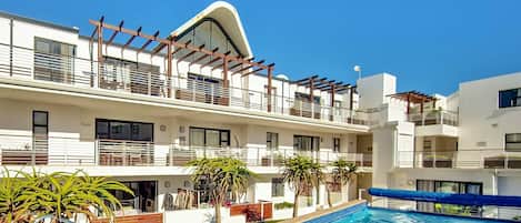 Apartment, 2 Bedrooms, Patio, Garden View | Pool | Outdoor pool
