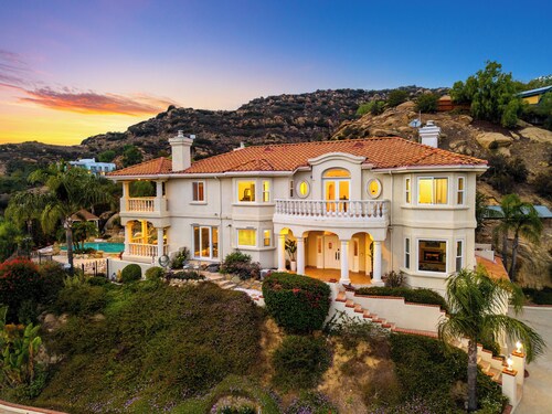 West Hills Grand View