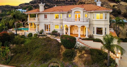West Hills Grand View