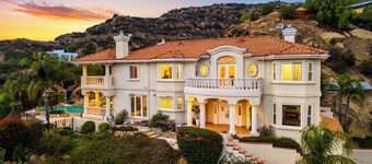 West Hills Grand View