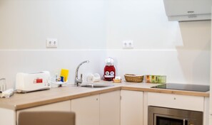 Coffee/tea maker, fridge, microwave, toaster - Tailor's Home by Cadiz Time (Ciudad de Cádiz)