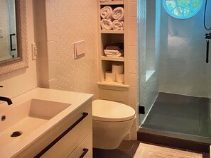 Shower, hair dryer, towels, soap - The Red. Amazing lakefront retreat with BIG views, big decks, and a 'Lake Pool'! (Lake Lure)