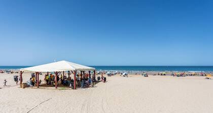 Delfin Azul 1 by Cadiz Time