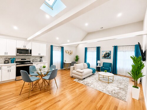 2 Apts, 2bd 2ba, Sleeps 10, Clean & Reliable, Near NYC