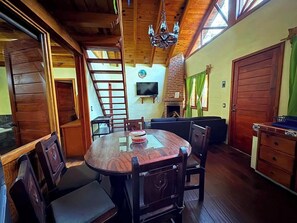 Deluxe Chalet, Garden View | Dining - Paseo del Llano Cabañas & Suites (Mazamitla)