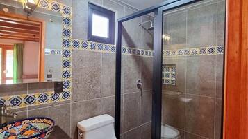 Toallas, jabón, papel de baño