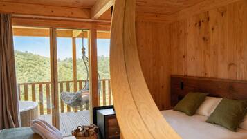 1 bedroom, travel crib, free WiFi, bed sheets