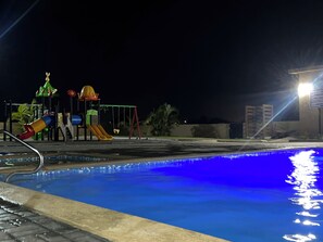 Pool - Paradise Harbour Tropical Luxury Retreat: Gated Luxury with Full AC & Hot Water (Old Harbour)