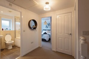 Bathroom - Large house•Fast Wifi•Pool table•Parking•Garden (Cheshire West and Chester)