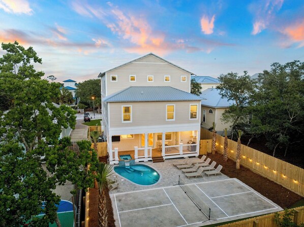 Exterior - Sunfish Royale | Private Beach, Billiards, Spa, Pickleball (Destin)