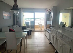 Interior - Sea View Apartment - Swimming pool and tennis (L'Escala)