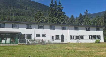 Elk Valley Inn