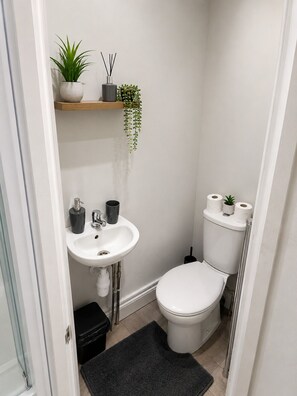 Bathroom - Modern Ensuite Room Near UEA & City Centre (Norwich)