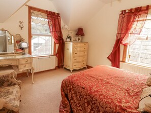 4 bedrooms, individually decorated, individually furnished, free WiFi - White Heather Cottage (Ballina)
