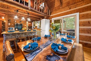 Dining - Luxe Dog-Friendly Cabin w/ Hot Tub,Sauna,Game Room (Logan)
