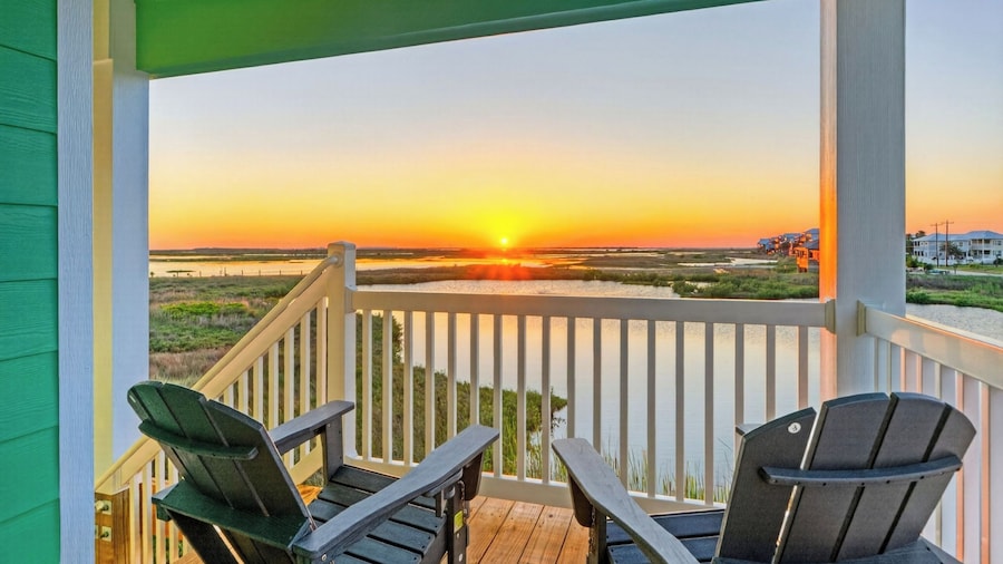 Twin Ponds Beach House by Avantstay Private Pool + Firepit + Boat Parking Nature Preserve + Mins to Beach