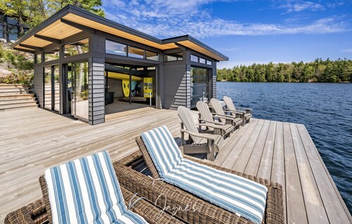 Lake Joseph, newly built, 5-Bedroom, Gym, boathouse, rooftop deck - fire table