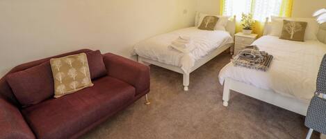 4 bedrooms, free WiFi, individually decorated, individually furnished
