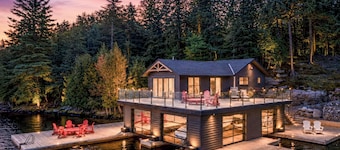 3 bed 3 bath Boathouse on Lake Rosseau
