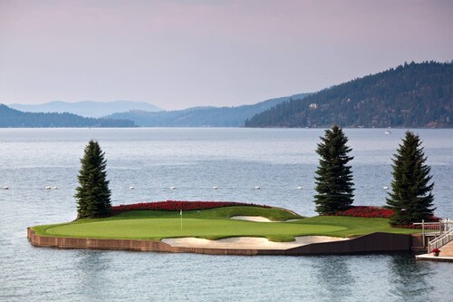 Chateau CDA | Quick Drive to Restaurants & Coeur d'Alene Lake!