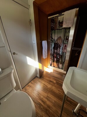 Bathroom - Spruce at Hiawatha Cabins (Munising Township)
