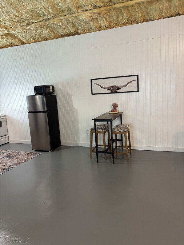 Interior - Charming barndominium in Hamilton perfect for a relaxing getaway. (Hamilton)