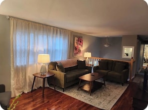 Smart TV y chimenea 