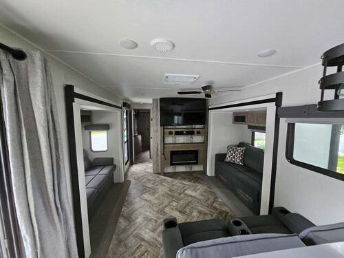 Escape to the High Desert: Luxury Tiny Home & Glamping Retreat