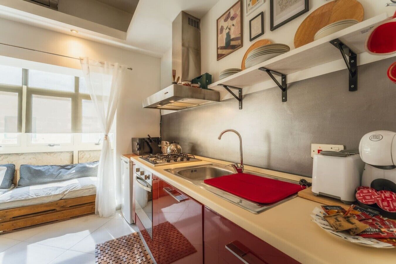 Microwave, oven, stovetop, coffee/tea maker