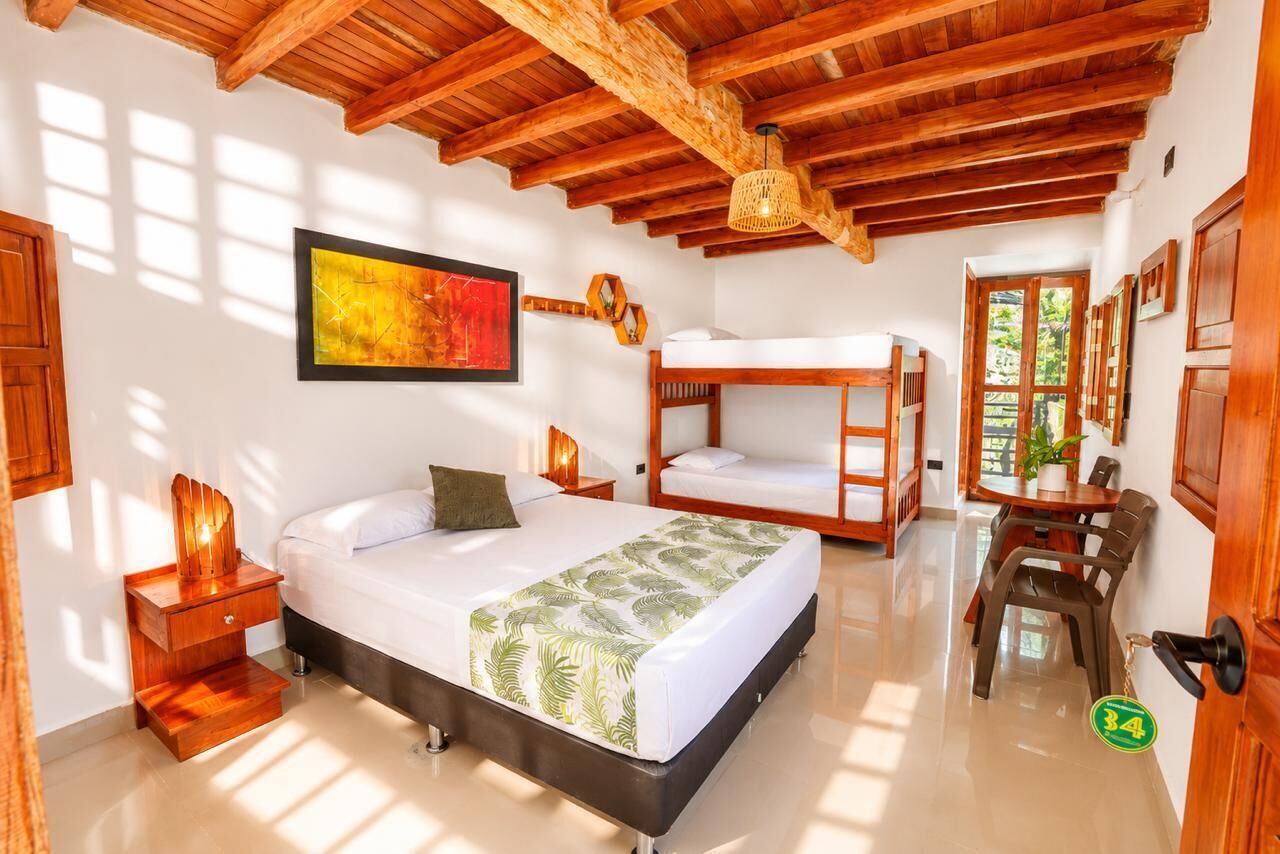 Chambre Quadruple Confort | Wi-Fi gratuit, draps fournis