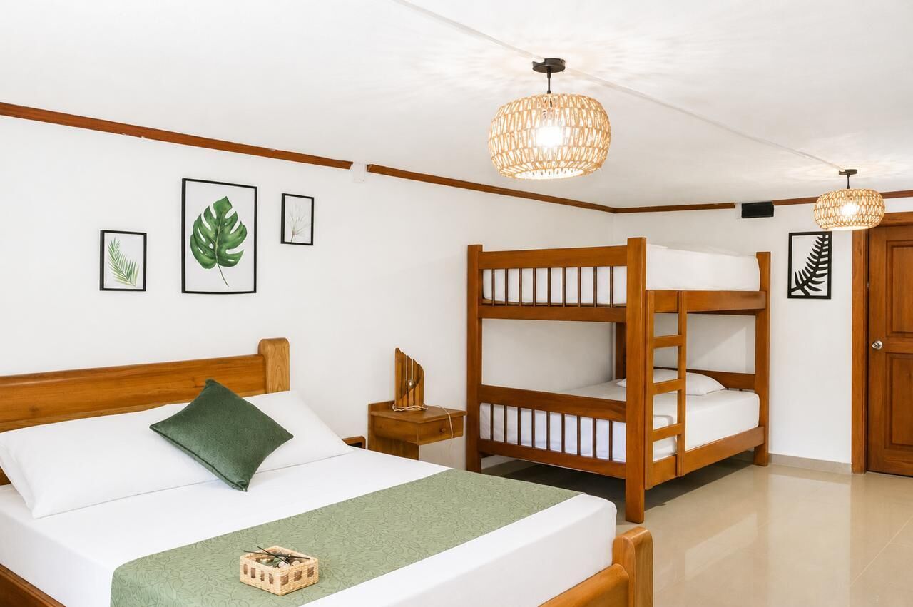 Chambre Quadruple Deluxe | Wi-Fi gratuit, draps fournis