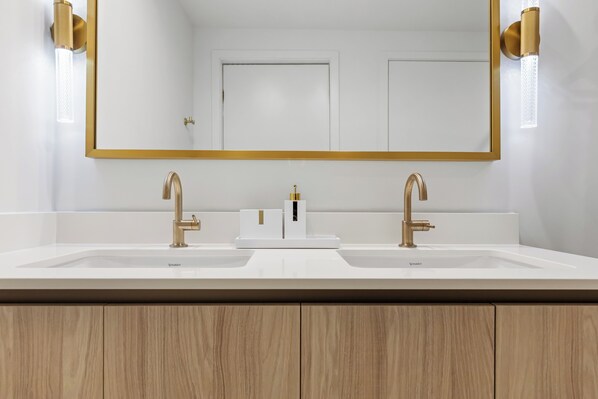 Bathroom - Viceroy Brickell Luxury Sky Residence
Sky view 34th floor! (Miami)