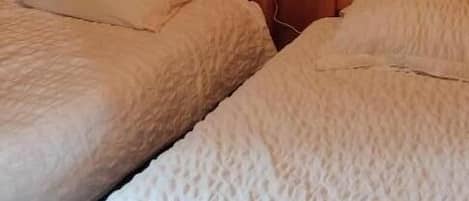 2 chambres, draps fournis