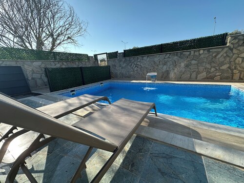 Villa with Private Pool Near the Sea