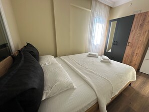 4 chambres, fer et planche à repasser, Wi-Fi, literie fournie