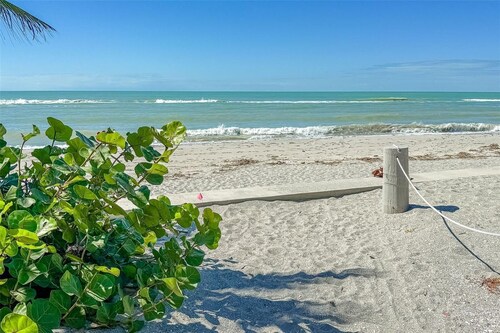Beachside Retreat with Pool & Private Guest Suite – Walk to the Beach!
